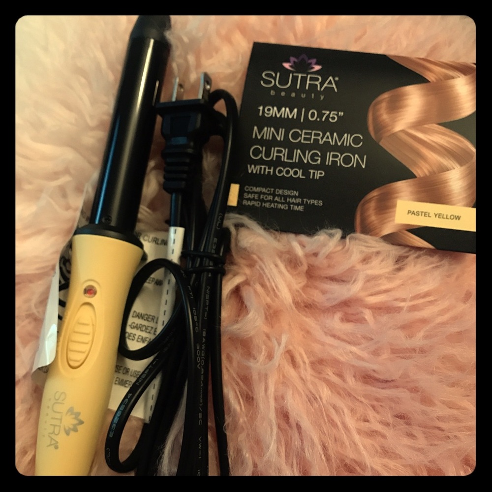Mini ceramic curling iron